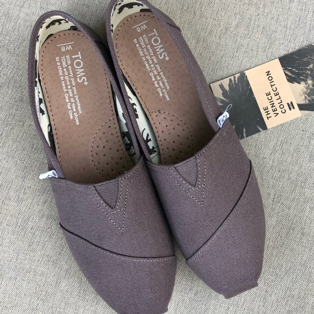Grey Toms